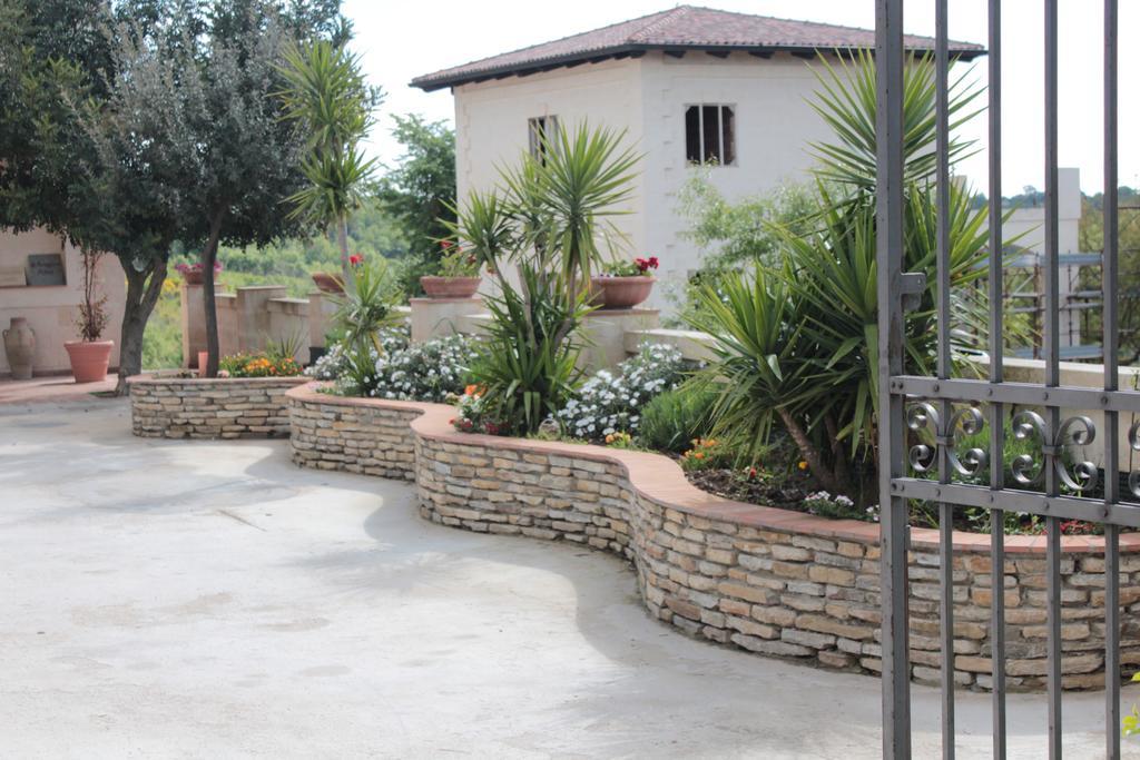 Agriturismo Al Passaggio Di Pirro Villa Miglionico Exterior foto